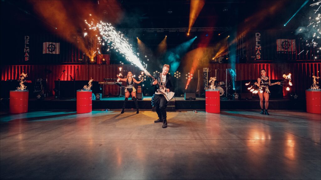 Nowoczesne LED Guitar Show – widowisko świetlne i unikalna gitara na event