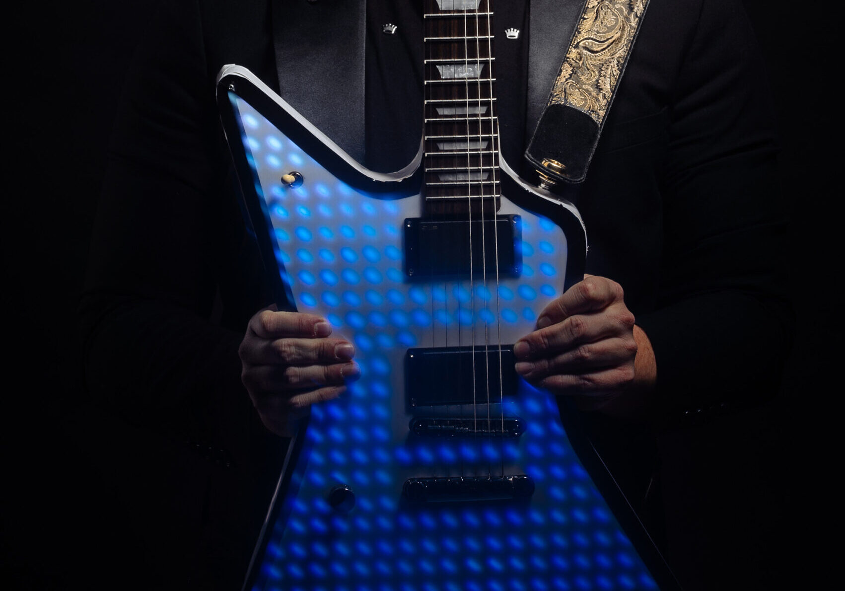 Klimatyczny lo-fi live act gitarowy jako podkład muzyczny na gali korporacyjnej